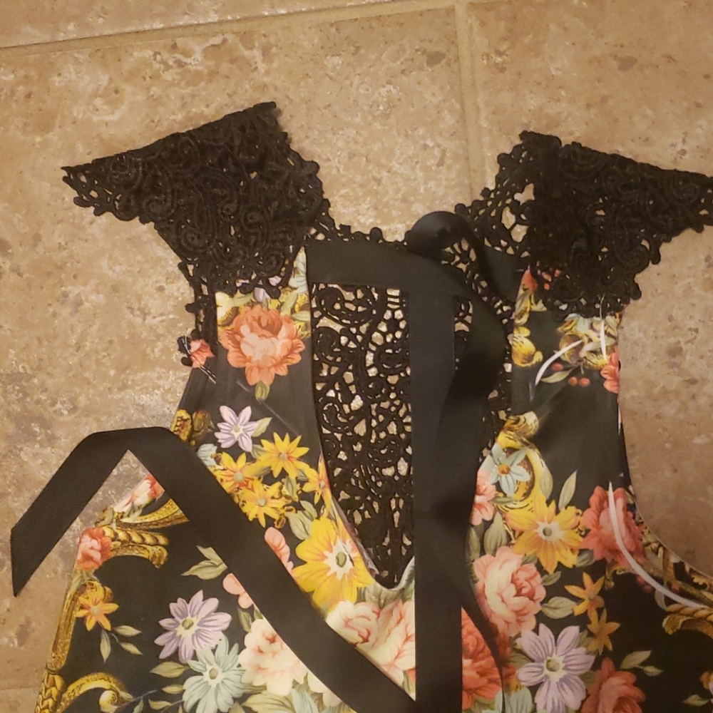 Lace Top - Picture 4 of 4